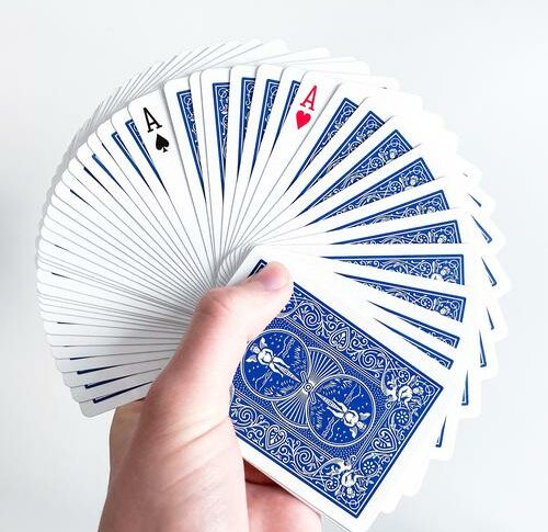 Kartentrick mit 4 Assen: Einfacher Trick für Anfänger