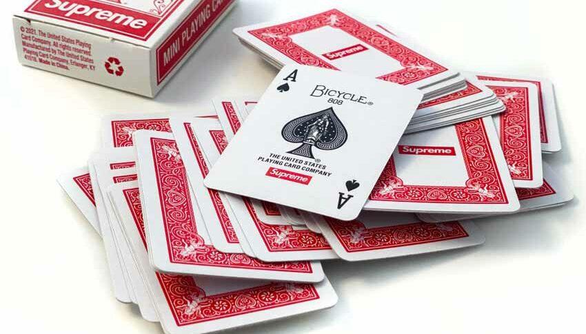 Der ultimative Spielkarten Verlgeich 2025: Alle Typen & Größen